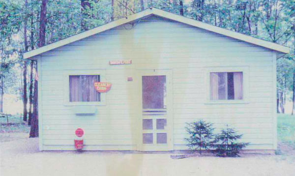 Camp Woodbury cabin in the '50's